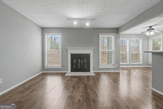 2011 Canyon Point Circle, Roswell, GA 30076