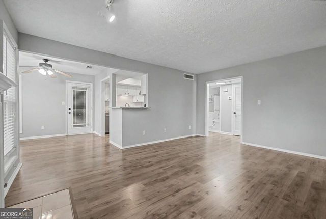 2011 Canyon Point Circle, Roswell, GA 30076