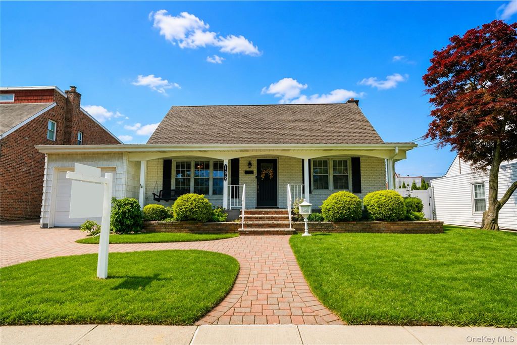 106 Lander Avenue, Staten Island, NY 10314