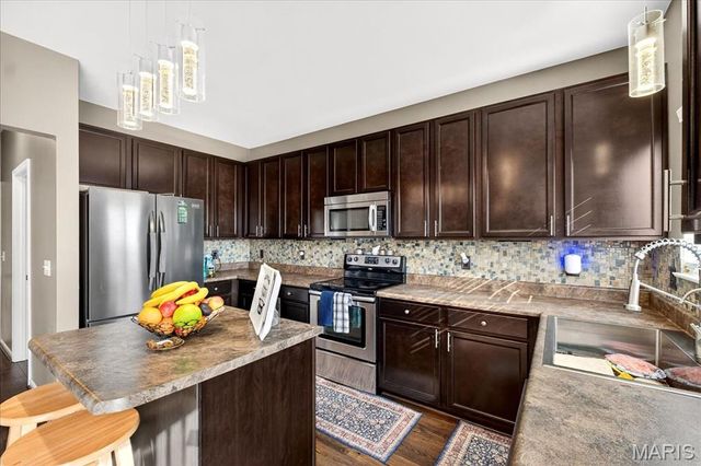 916 Mountain Brook Court, O'fallon, MO 63366