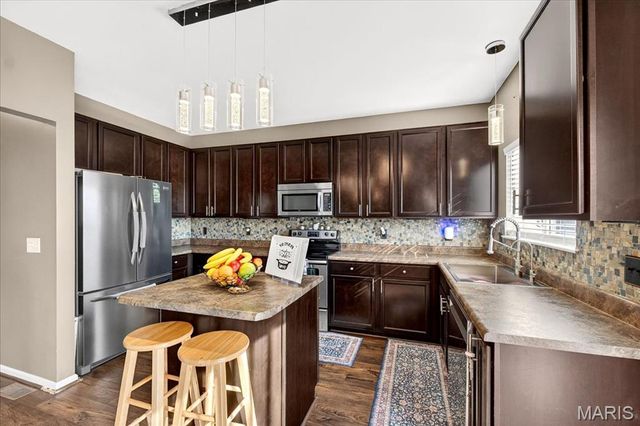 916 Mountain Brook Court, O'fallon, MO 63366