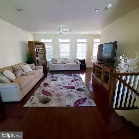 13717 NEIL ARMSTRONG AVE, Herndon, VA 20171