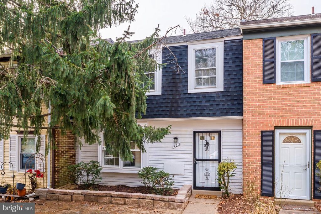 920 WINDSOR CT, Sterling, VA 20164