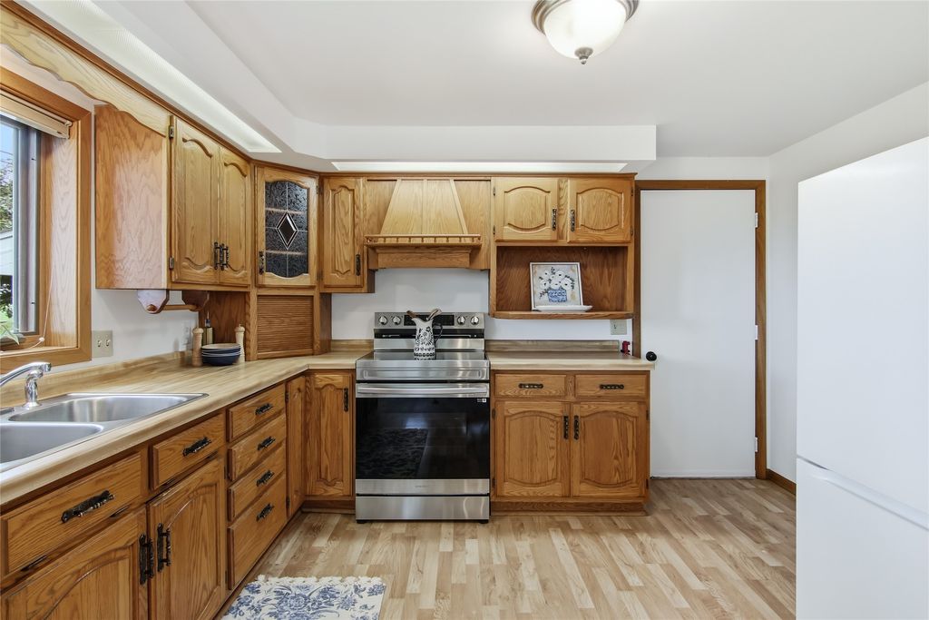 Image 17 of property listing at 15496 93rd Avenue, Chippewa Falls, WI 54729