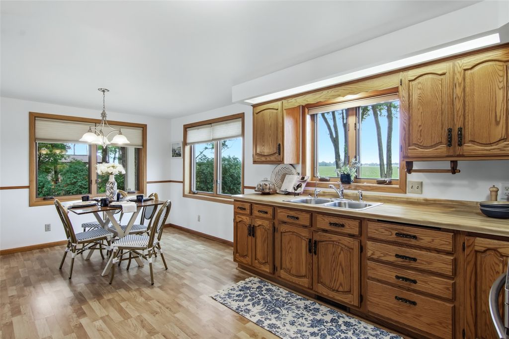 Image 18 of property listing at 15496 93rd Avenue, Chippewa Falls, WI 54729