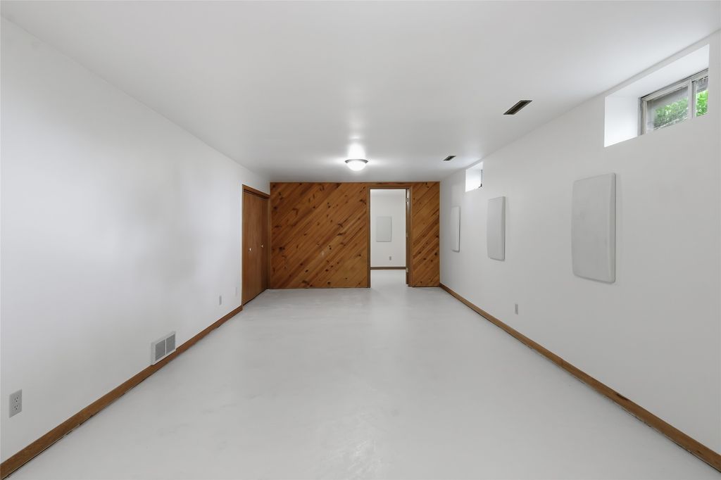 Image 30 of property listing at 15496 93rd Avenue, Chippewa Falls, WI 54729