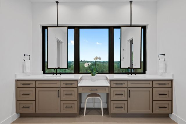 111 Rock N Robyn Trail, Horseshoe Bay, TX 78657