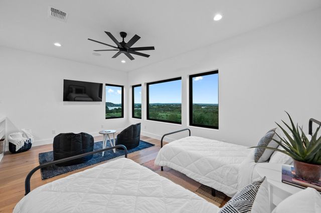 111 Rock N Robyn Trail, Horseshoe Bay, TX 78657