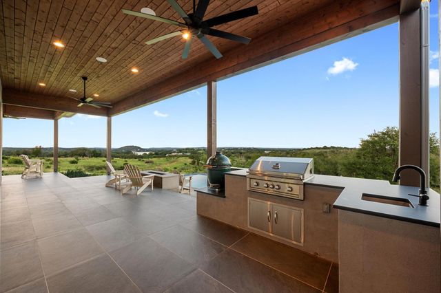 111 Rock N Robyn Trail, Horseshoe Bay, TX 78657