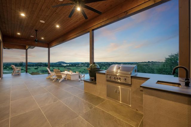 111 Rock N Robyn Trail, Horseshoe Bay, TX 78657