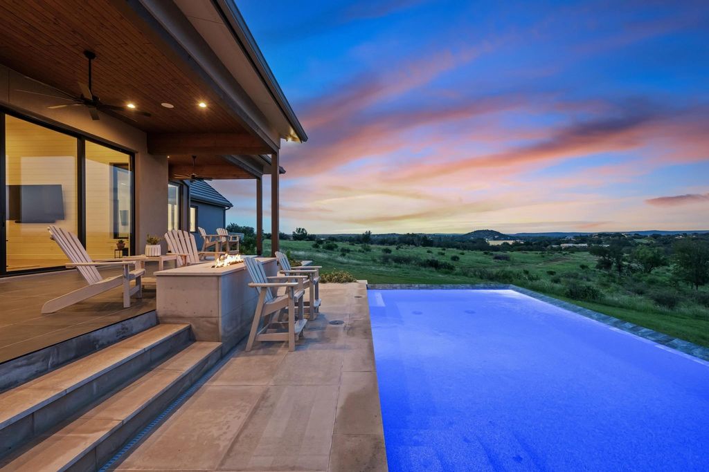 111 Rock N Robyn Trail, Horseshoe Bay, TX 78657