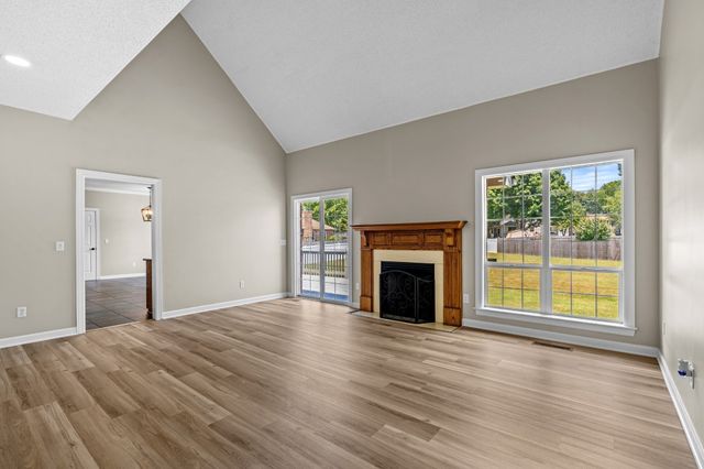 203 Huntington Pl, Tullahoma, TN 37388