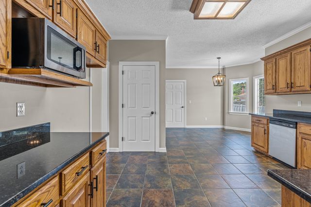 203 Huntington Pl, Tullahoma, TN 37388