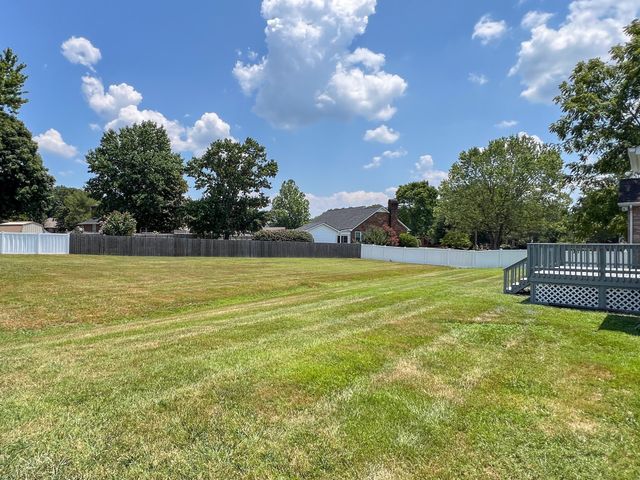 203 Huntington Pl, Tullahoma, TN 37388