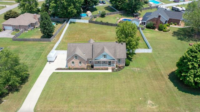 203 Huntington Pl, Tullahoma, TN 37388