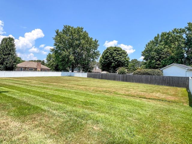 203 Huntington Pl, Tullahoma, TN 37388