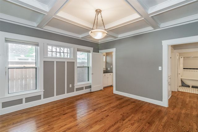 2209 6th Avenue, Fort Worth, TX 76110