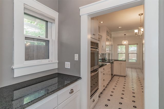 2209 6th Avenue, Fort Worth, TX 76110