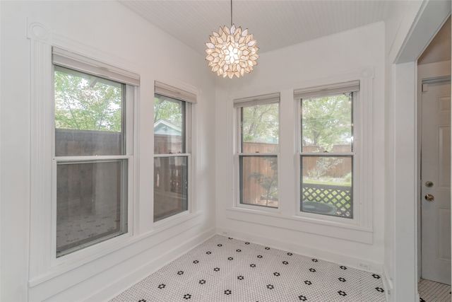 2209 6th Avenue, Fort Worth, TX 76110