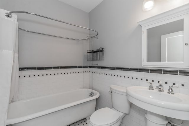 2209 6th Avenue, Fort Worth, TX 76110
