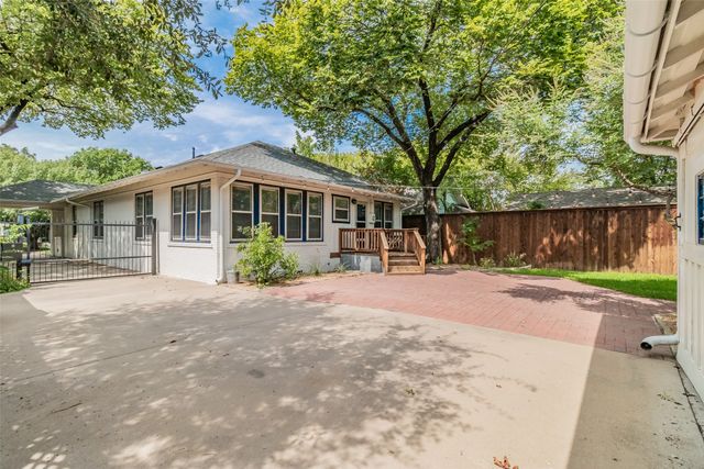 2209 6th Avenue, Fort Worth, TX 76110