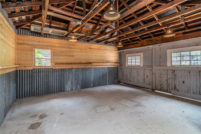 2209 6th Avenue, Fort Worth, TX 76110
