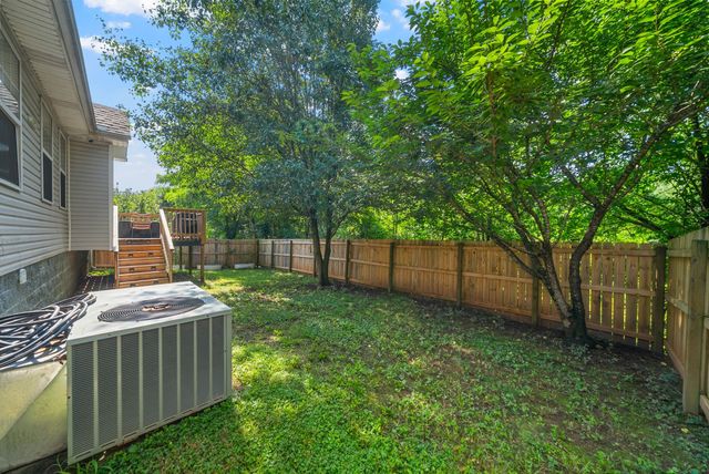 1092 Bobcat Dr, Clarksville, TN 37042