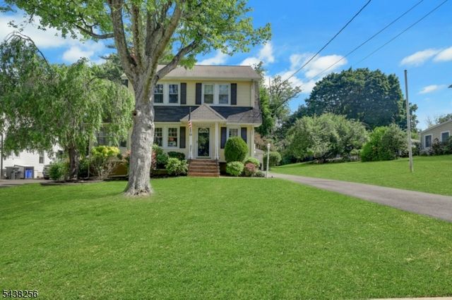69 Highland Ave, Midland Park Boro, NJ 07432