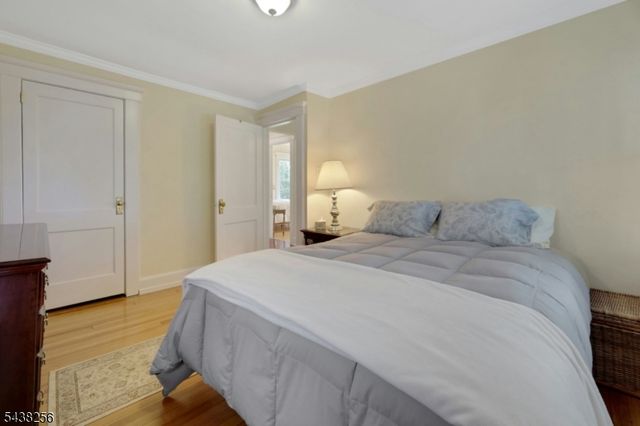 69 Highland Ave, Midland Park Boro, NJ 07432