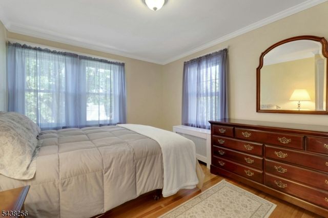 69 Highland Ave, Midland Park Boro, NJ 07432
