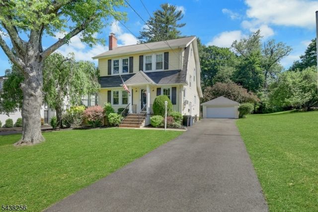 69 Highland Ave, Midland Park Boro, NJ 07432