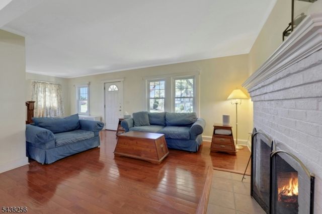 69 Highland Ave, Midland Park Boro, NJ 07432