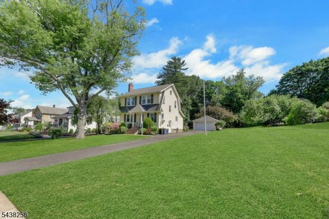 69 Highland Ave, Midland Park Boro, NJ 07432