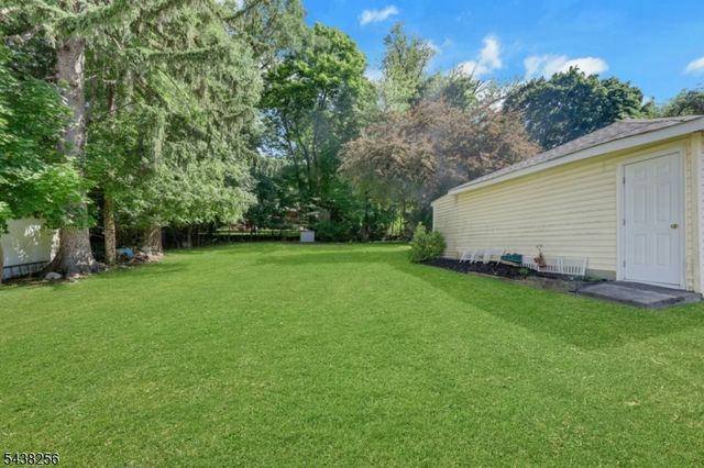 69 Highland Ave, Midland Park Boro, NJ 07432