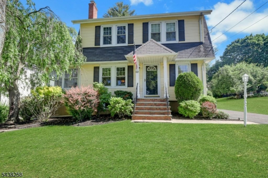 69 Highland Ave, Midland Park Boro, NJ 07432