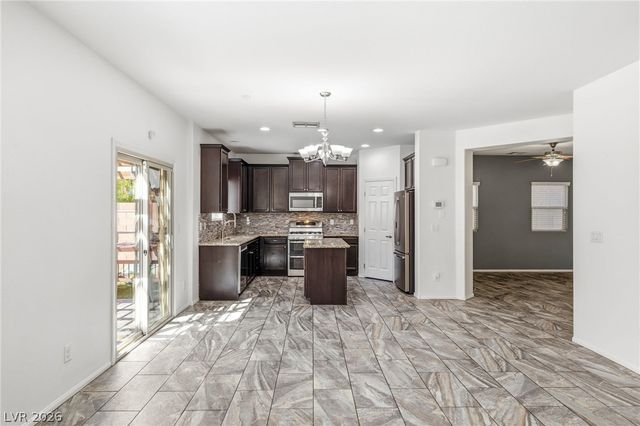8123 Mosaic Sunrise Lane, Las Vegas, NV 89166
