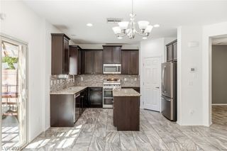 8123 Mosaic Sunrise Lane, Las Vegas, NV 89166