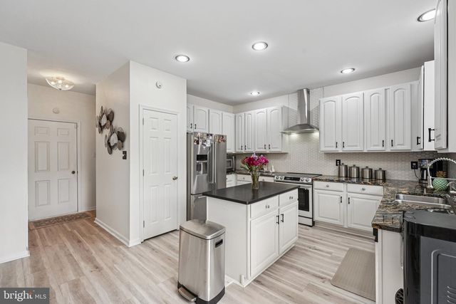 821 STREAMVIEW LN, Vineland, NJ 08360