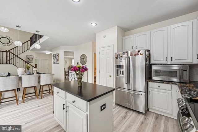 821 STREAMVIEW LN, Vineland, NJ 08360