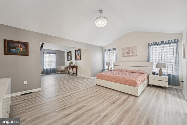 821 STREAMVIEW LN, Vineland, NJ 08360