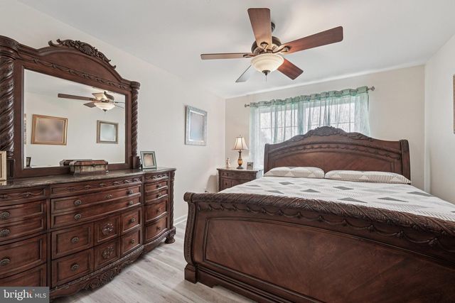 821 STREAMVIEW LN, Vineland, NJ 08360