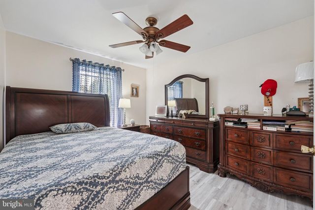 821 STREAMVIEW LN, Vineland, NJ 08360