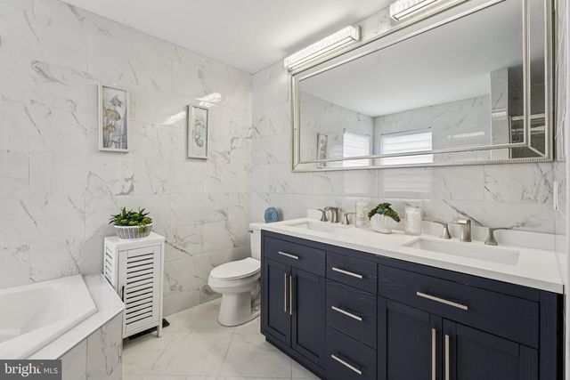 821 STREAMVIEW LN, Vineland, NJ 08360