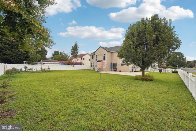 821 STREAMVIEW LN, Vineland, NJ 08360