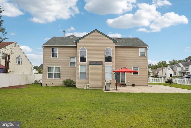 821 STREAMVIEW LN, Vineland, NJ 08360