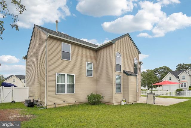 821 STREAMVIEW LN, Vineland, NJ 08360