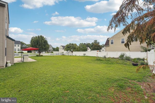 821 STREAMVIEW LN, Vineland, NJ 08360