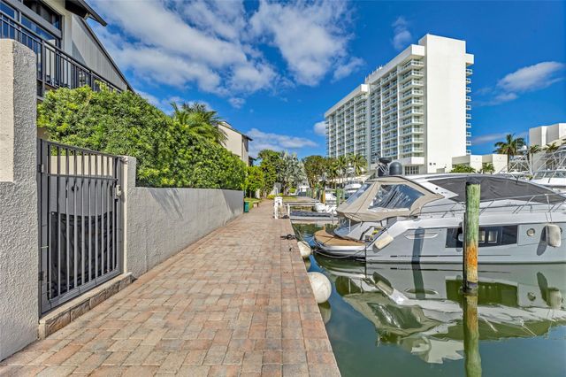 17 Port Side Drive 17A, Fort Lauderdale, FL 33316