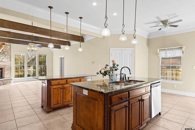 714 Huntwick, Tyler, TX 75703