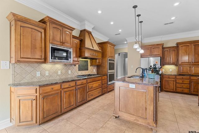 714 Huntwick, Tyler, TX 75703